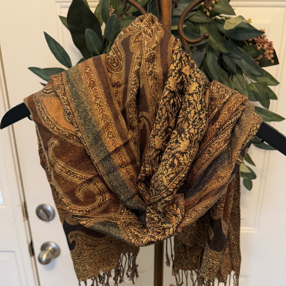 Gorgeous Earth Tone Colors Floral Print & Paisley Print Scarf w Fringe OS